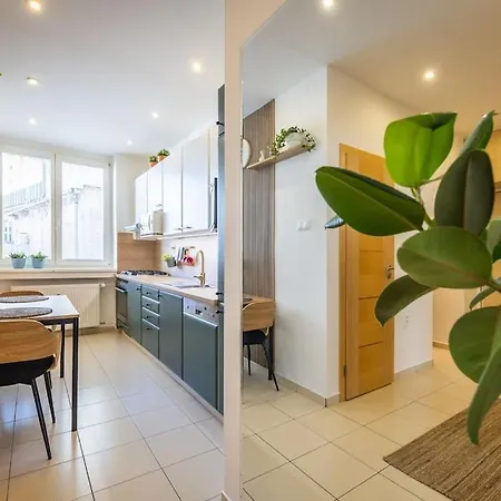 公寓 I & I Apart, Garage - Historical Old Town *