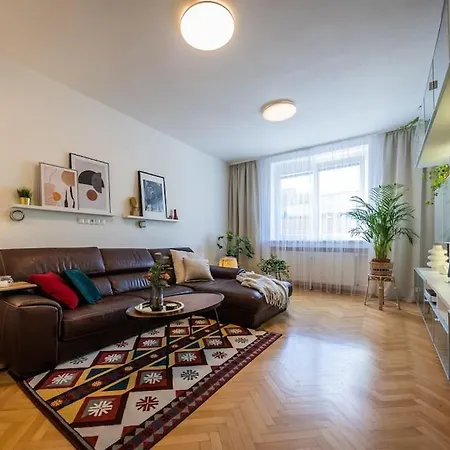 I & I Apart, Garage - Historical Old Town Appartamento Bratislava