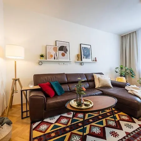 I & I Apart, Garage - Historical Old Town Apartman