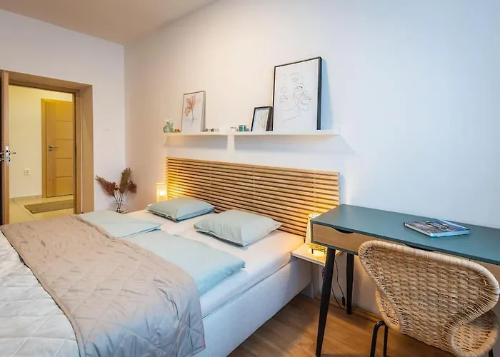 I & I Apart, Garage - Historical Old Town *